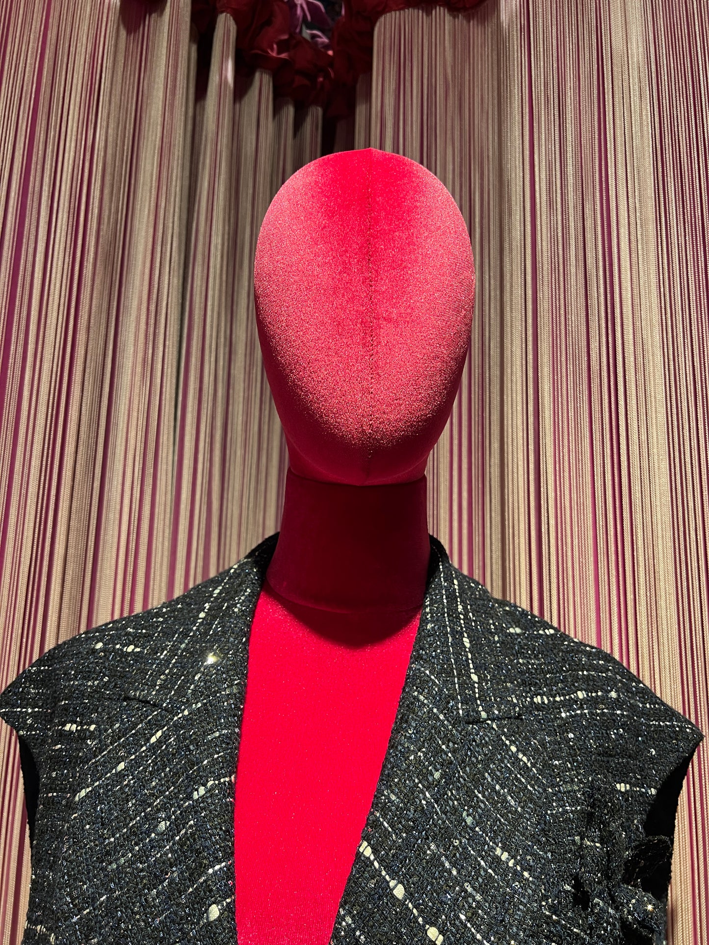 Mouche gilet in tweed blu e argento spilla camelia