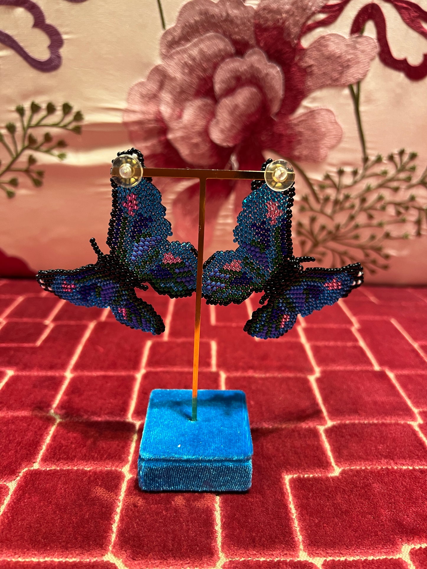 Orecchini farfalle perline nero azzurro rosa