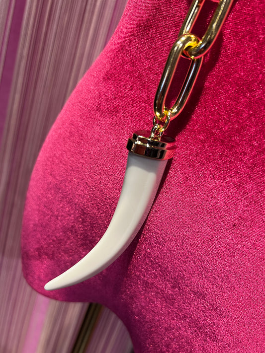 Collana catena oro lunga con pendente corno