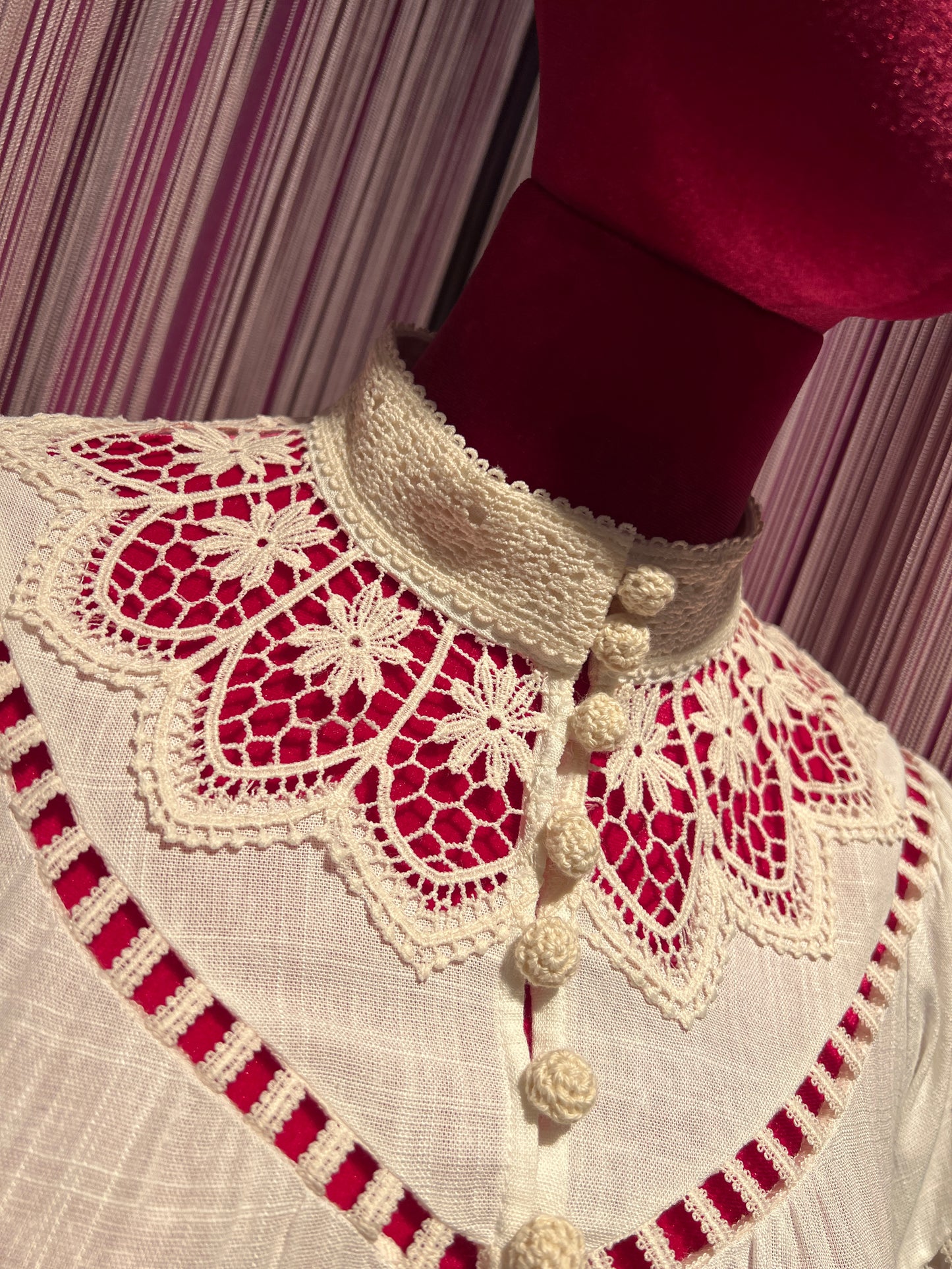 Amosa -50% di sconto abito con pizzo crochet maniche baloon
