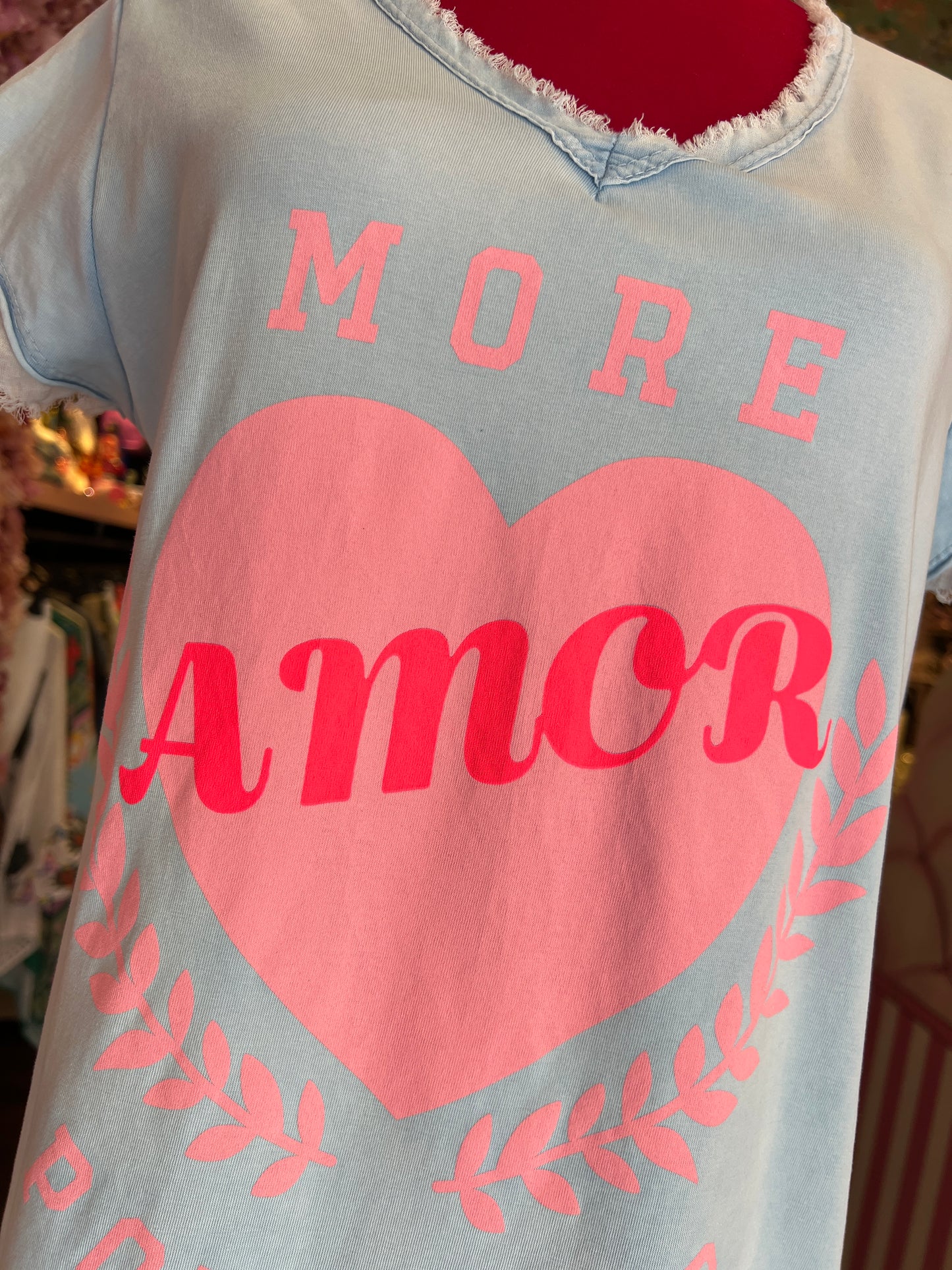 Mon amour Paris -20% dí sconto t shirt celeste cuore e scritta more amor por favor fucsia