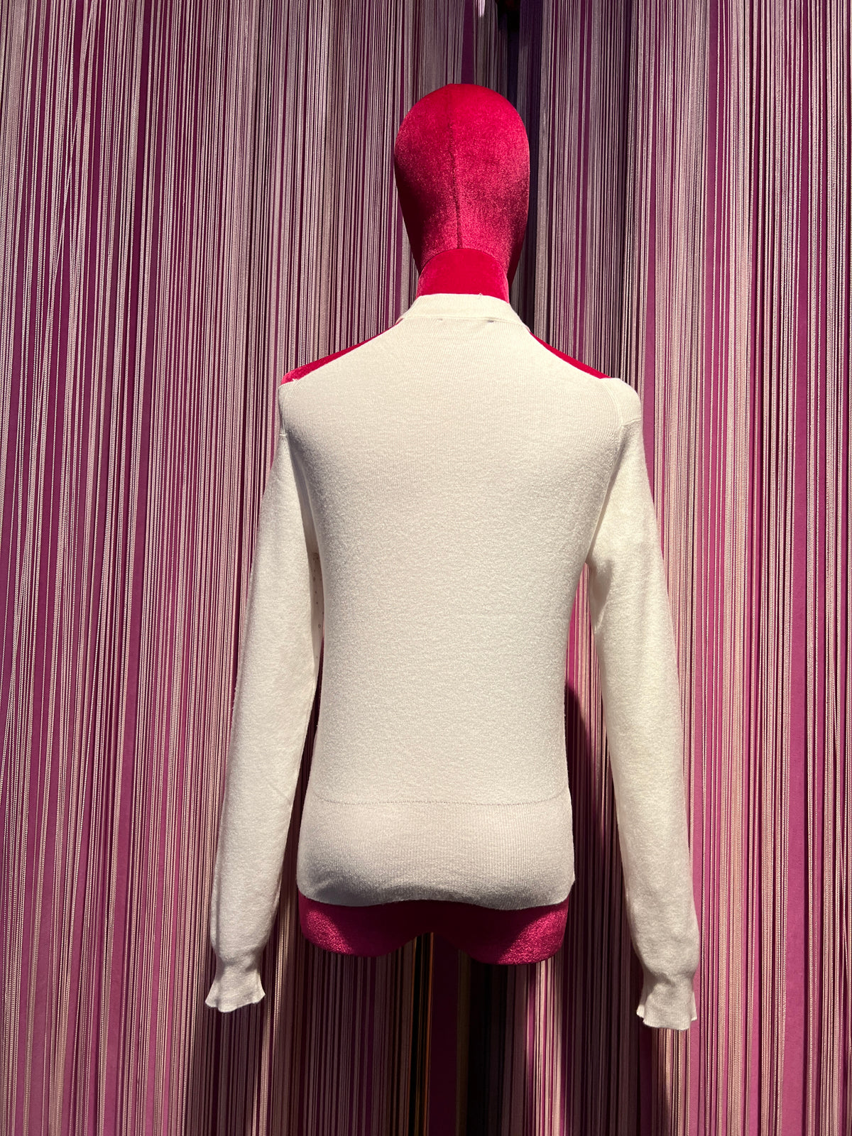 The room maglia panna intreccio collo , oblò spalle e decorazioni micro cristalli