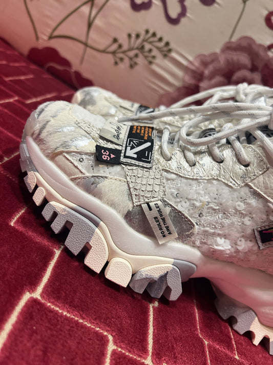Joia Paris sneaker multimateriale , tessuto tecnico, paillettes, cavallino, pelle