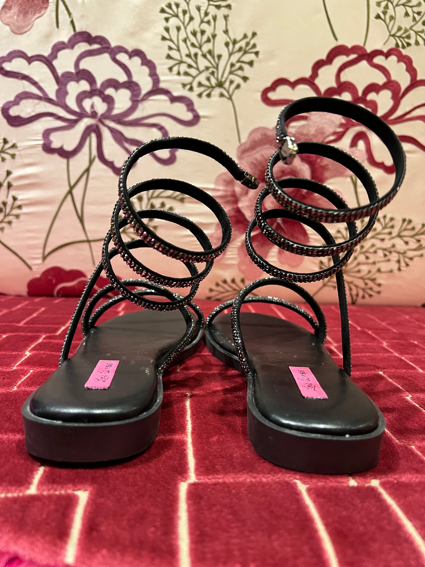 Love & roses sandalo nero design a spirale e cristalli