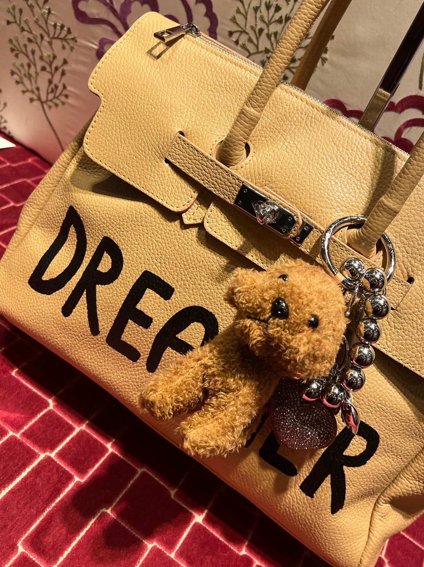Mia bag borsa due manici pelle sabbia con tracolla scritta nera dreamer barboncino scuro corno tartaruga