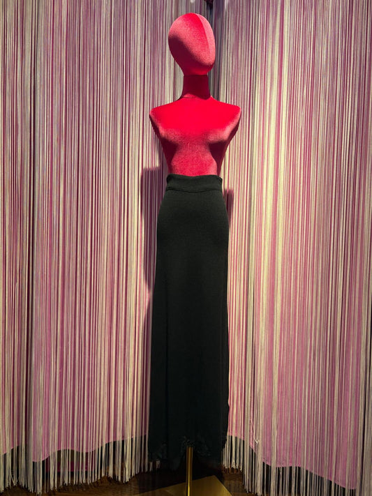 Pink memories gonna lunga svasata in maglia nera con pizzo nero