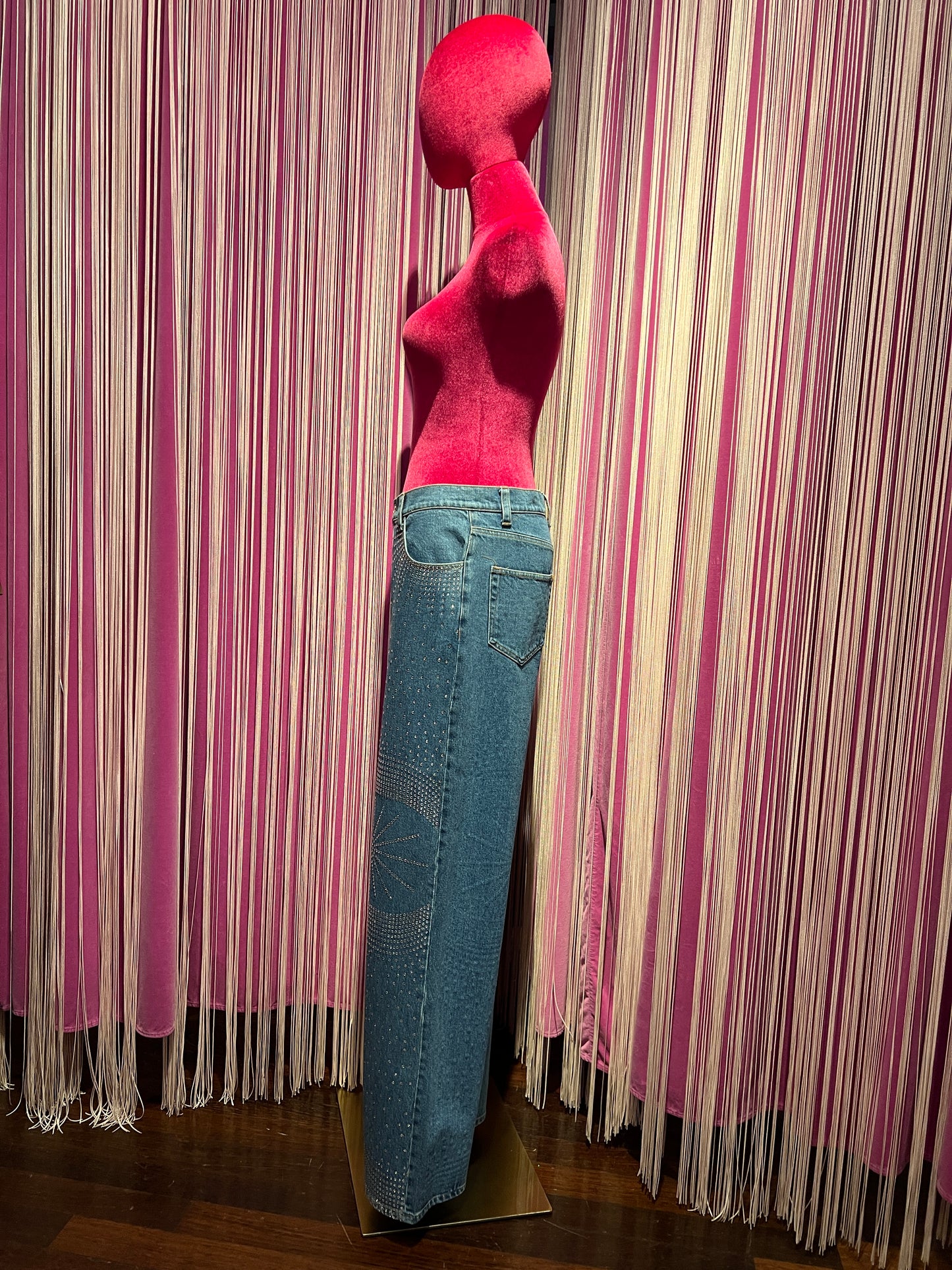 11 love is glamour -50%jeans denim con applicazione Swarovski