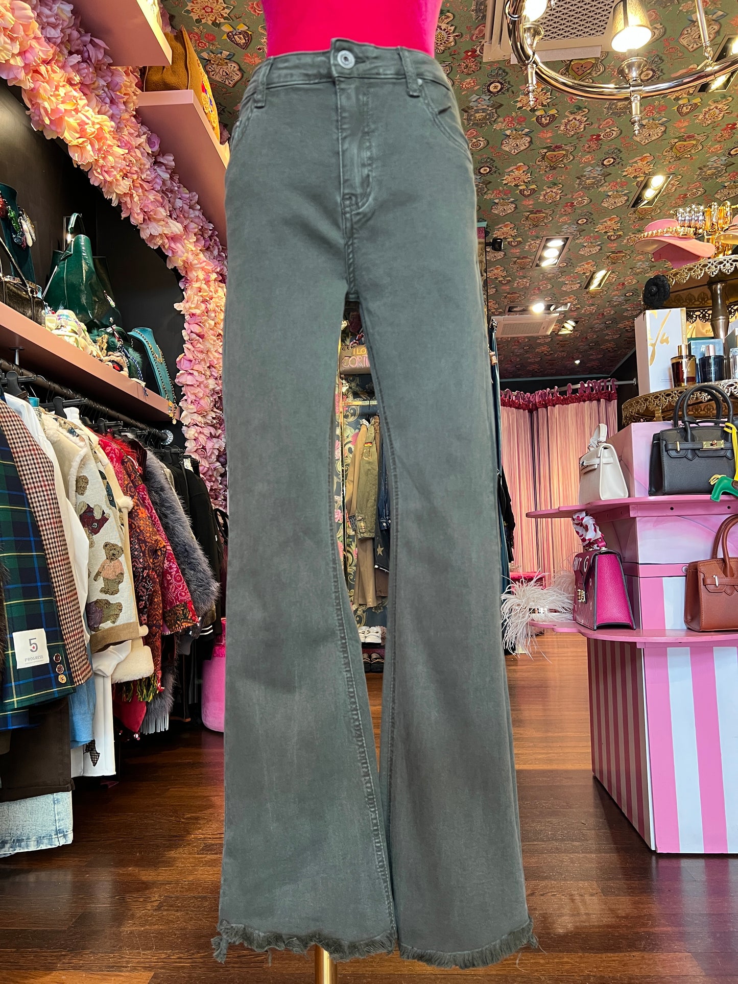Mon amour Paris pantalone 5 tasche elasticizzato a zampetta, orlo sfrangiato verde militare