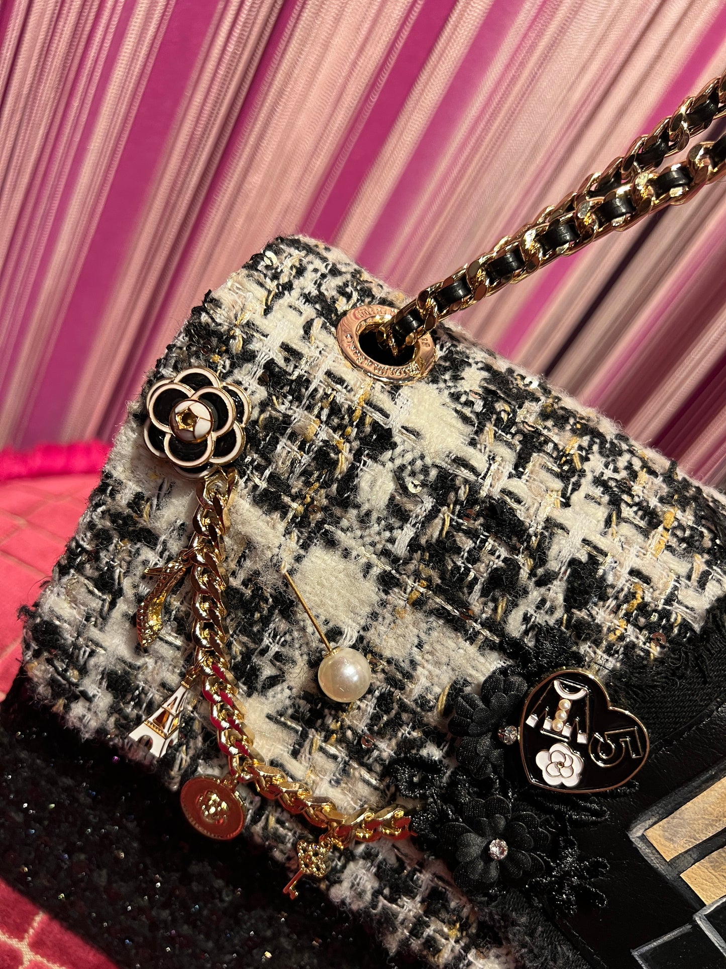 Minime Paris -50%borsa tweed nera e bianca doppia catena