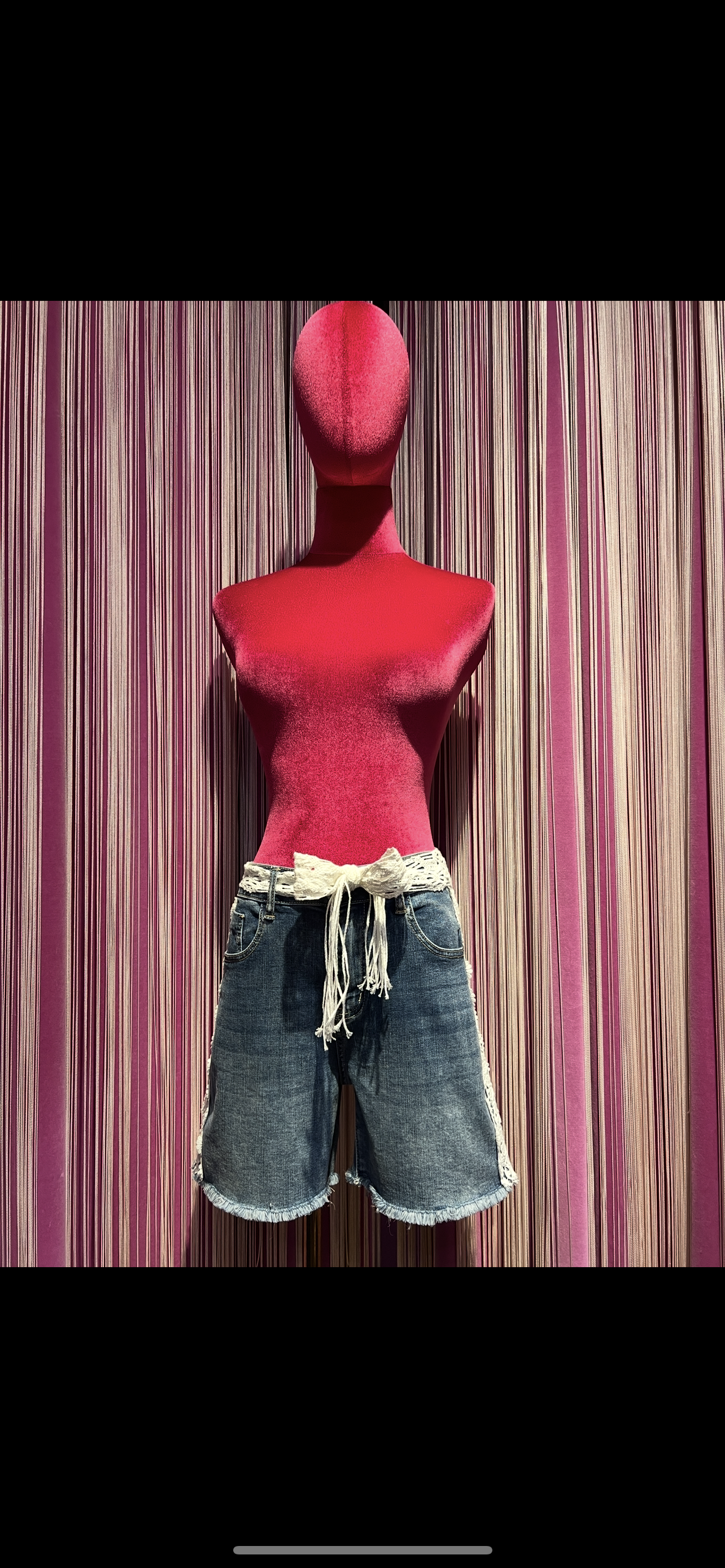 Love & roses bermuda jeans con applicazioni e fusciacca pizzo