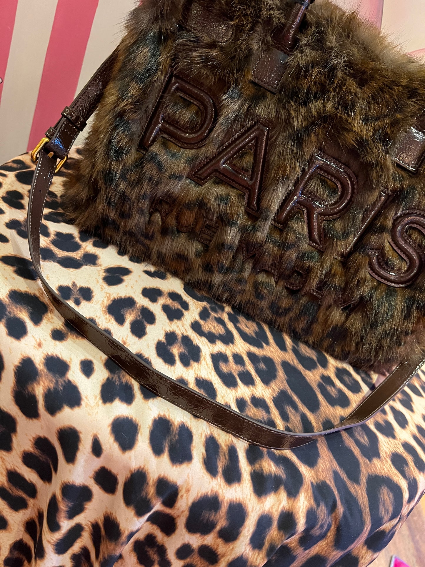 Rue Madam Paris borsa ecopelliccia leopardata due manici con tracolla Alaska tote