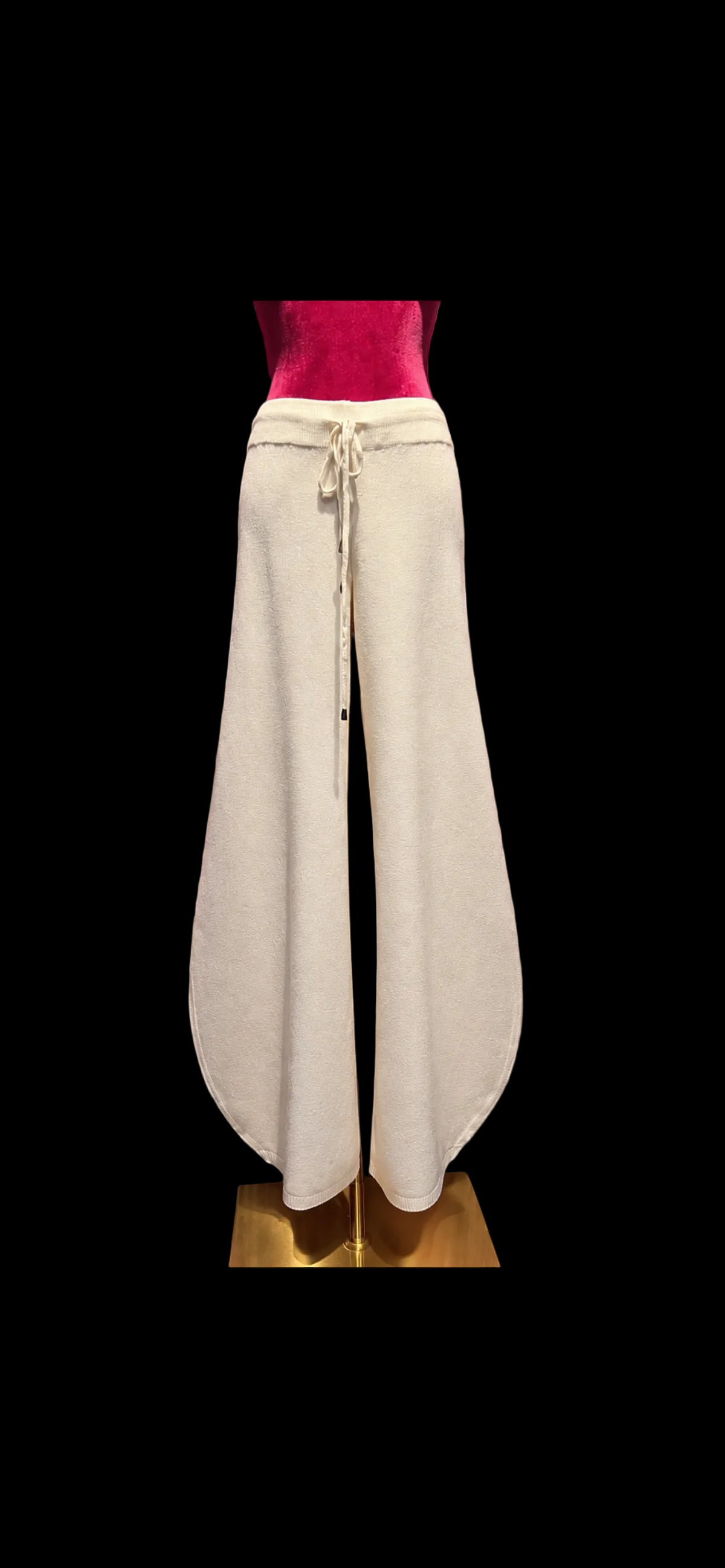 The room completo tre pezzi bianco gilet simil pelliccia pantalone e maglia