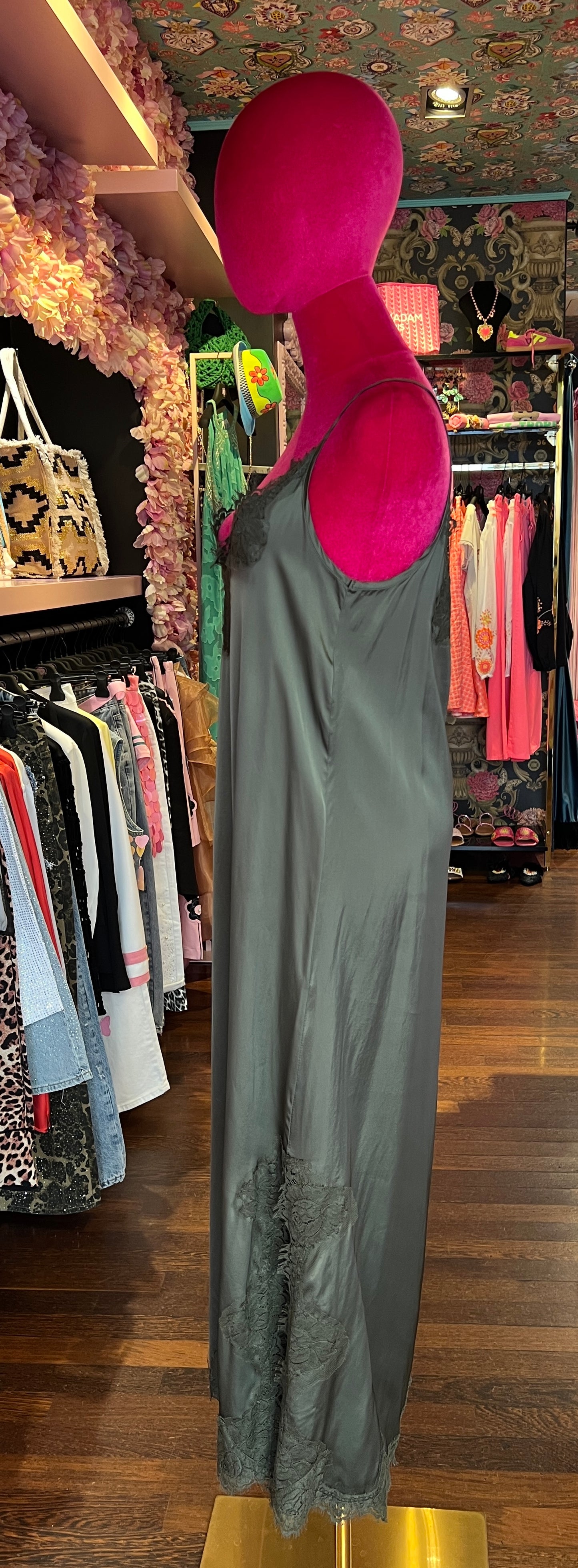 Pink memories-40% di sconto abito sottoveste verde militare con pizzo e spacco laterale