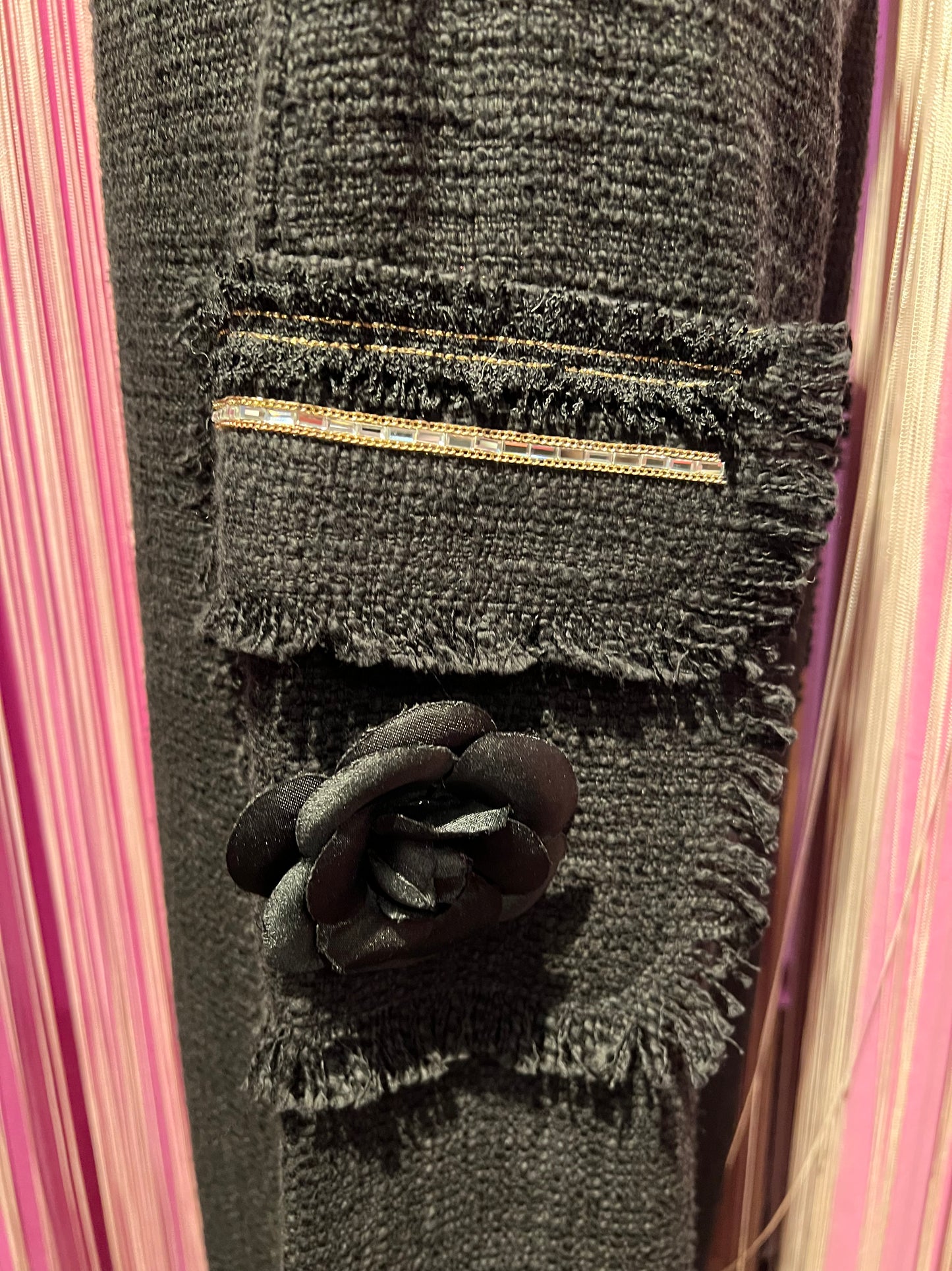 Clo’h meno 50% pantalone a palazzo in juta nero con tasche frange e camelia nera