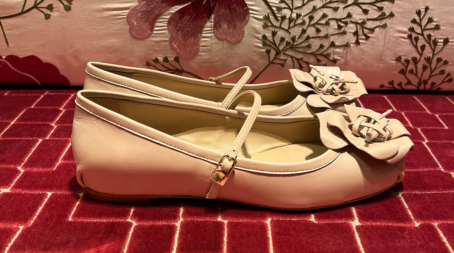 Lola Cruz ballerina con fiore nude