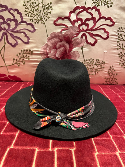 Wild meno 50% cappello nero Neo