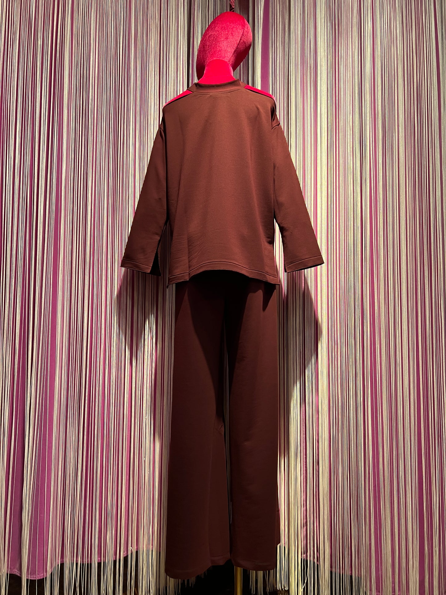 Silvia Berri per 24.25 -40%completo Jersey bordeaux maglia oblò e pantalone palazzo