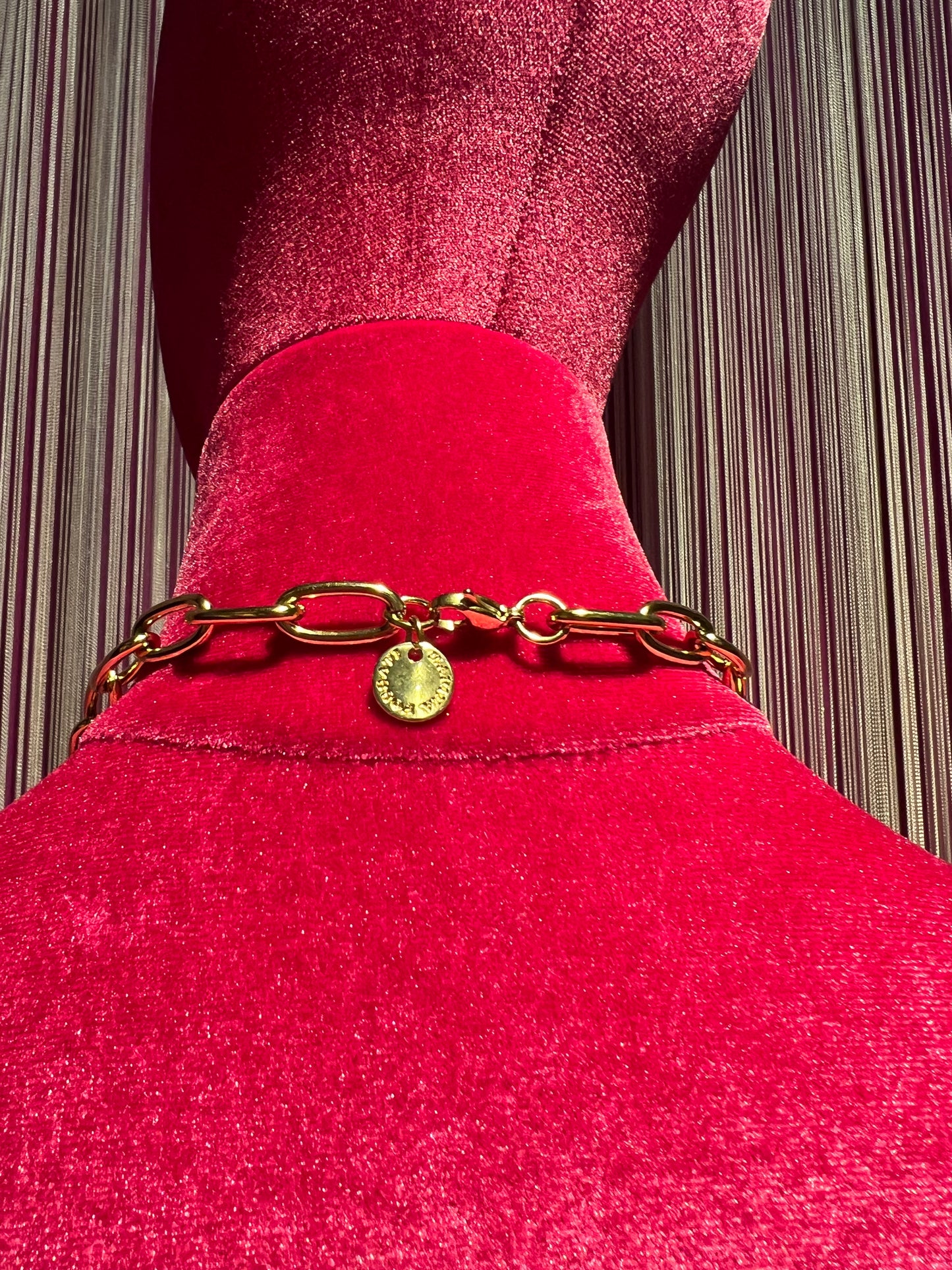 Marina Fossati collana catena lunga oro con perle e croce