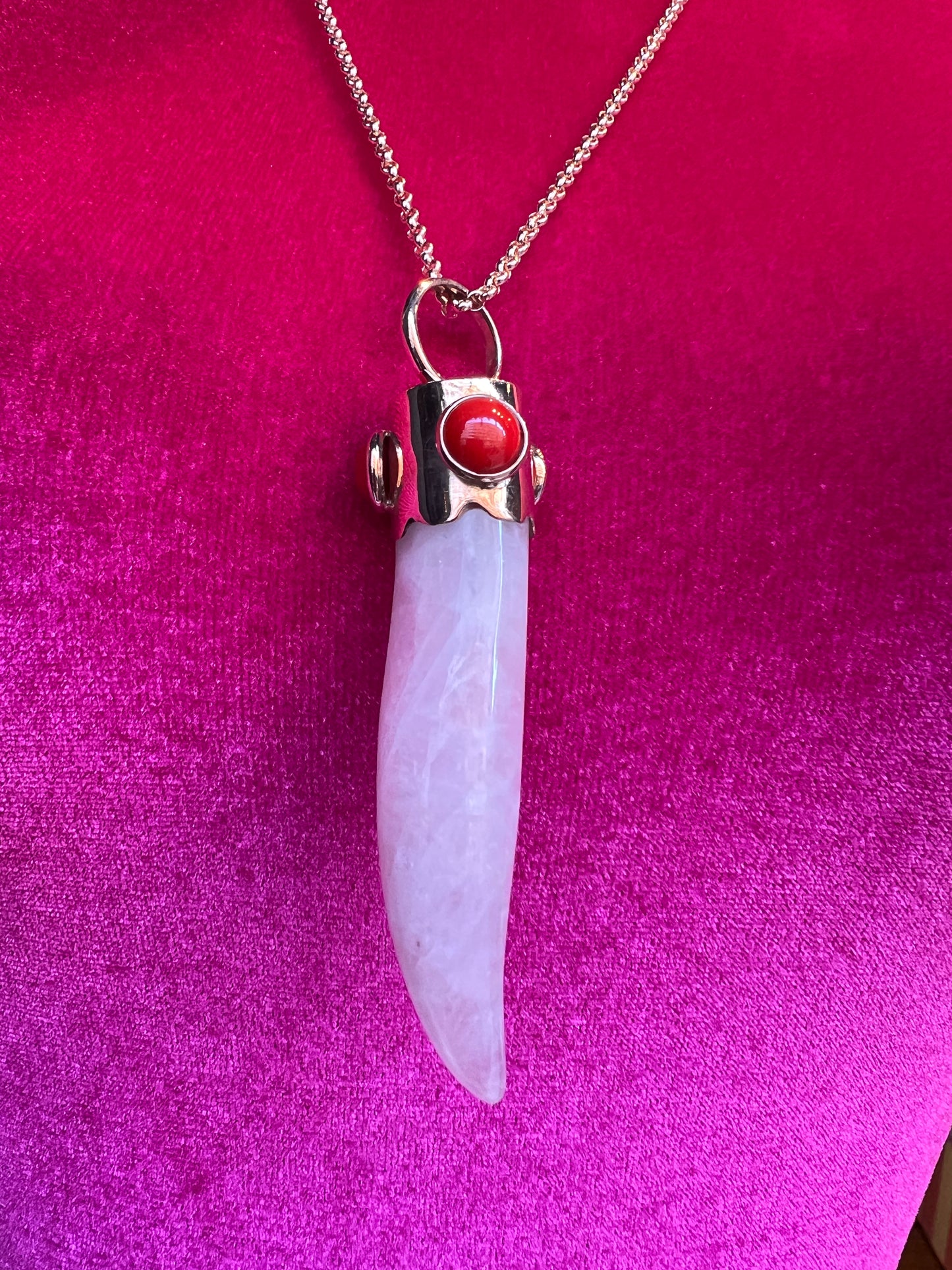 Collana lunga argento rosa corno quarzo rosa con cabochon corallo
