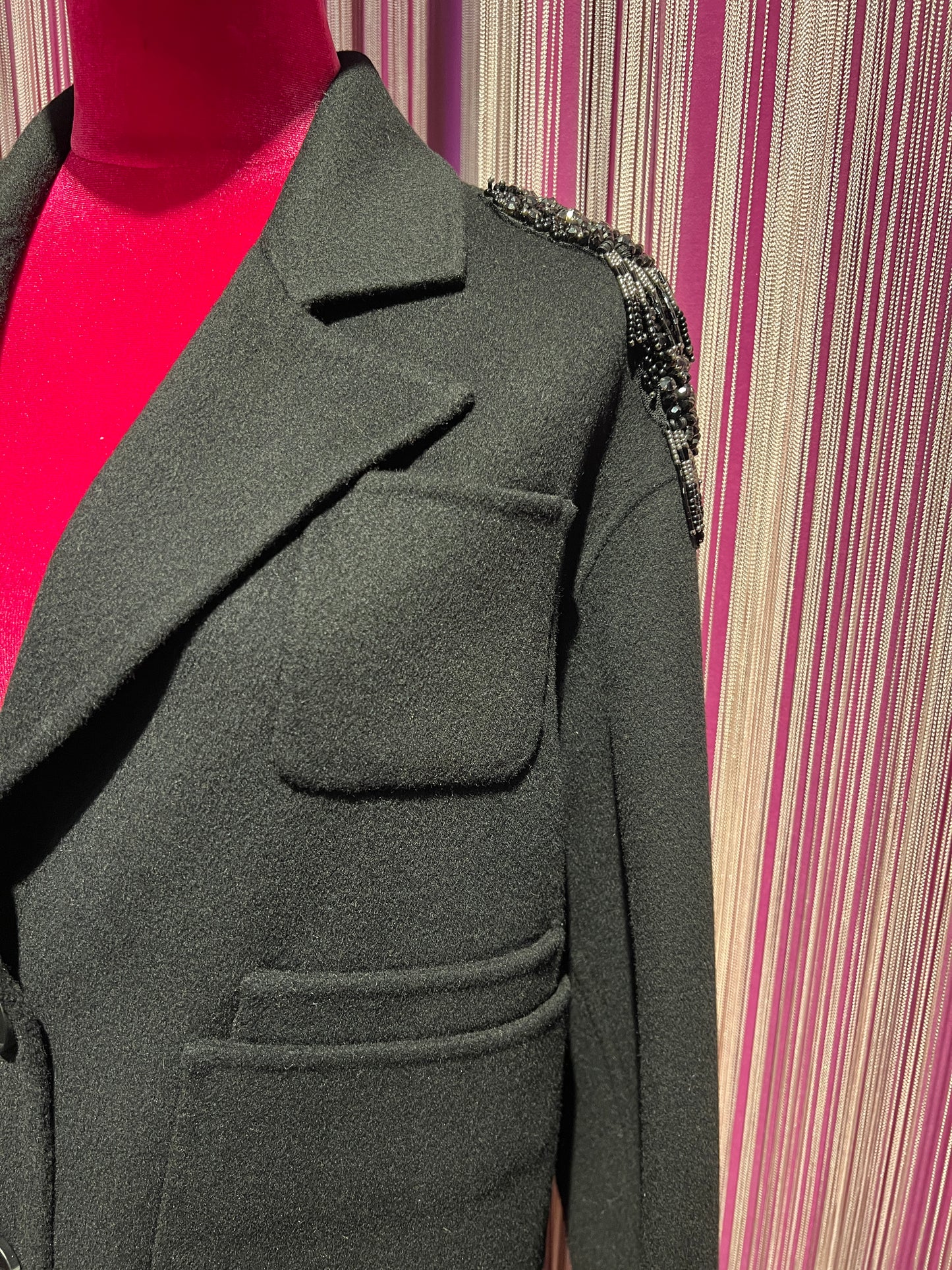 Ermanno Scervino meno 50% cappotto giacca nera panno con applicazioni perline sulle spalle