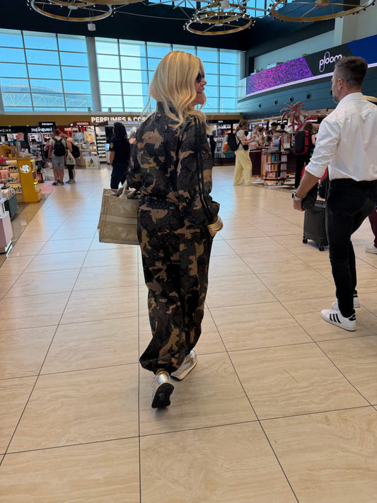 Mon amour Paris completo camouflage con micro glitter e decorazione floreale paillettes ,giubbino modello bomber con pantalone elastico caviglie e vita