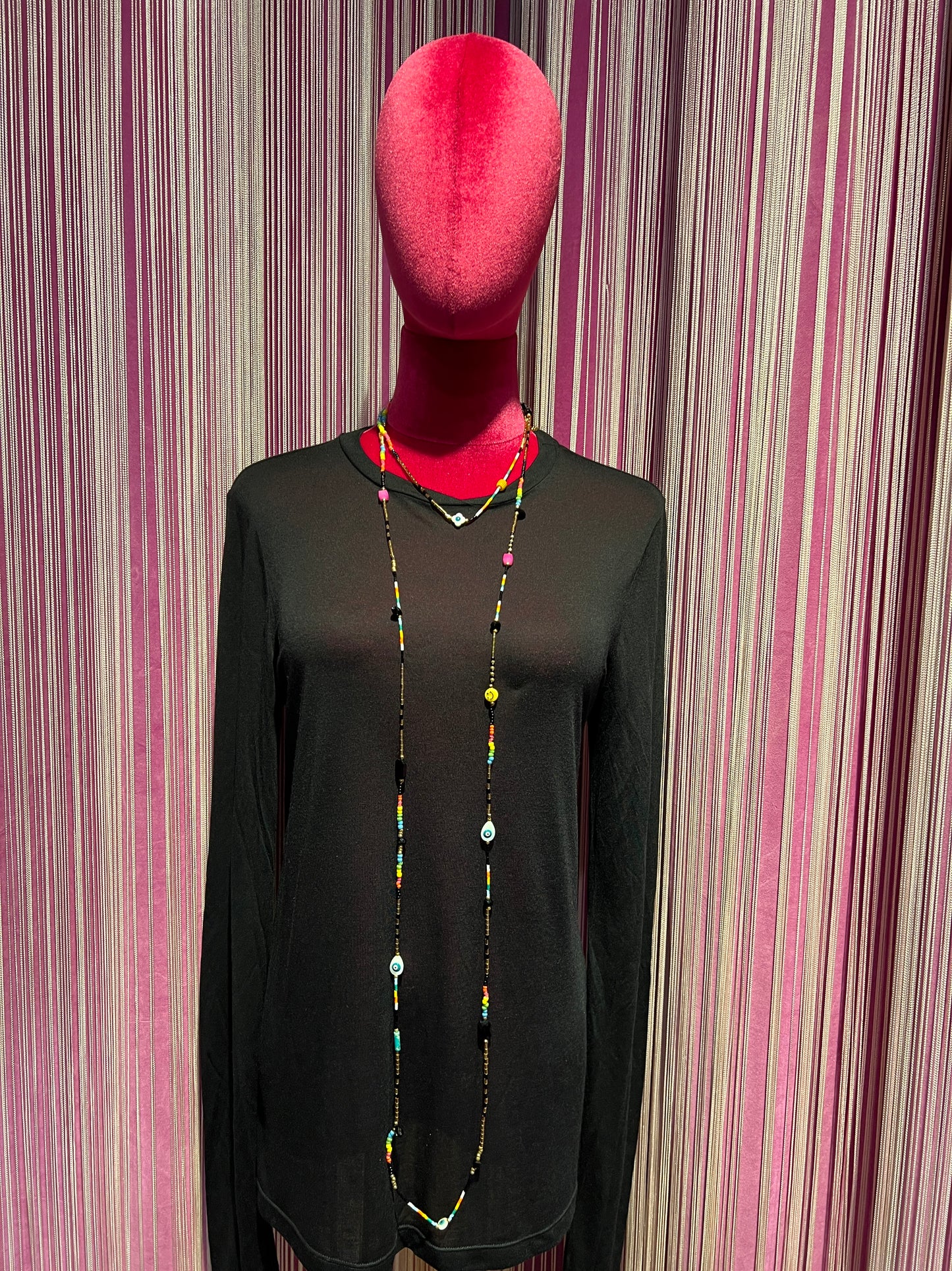 Collana lunga perline nere e multicolor con smile e occhio