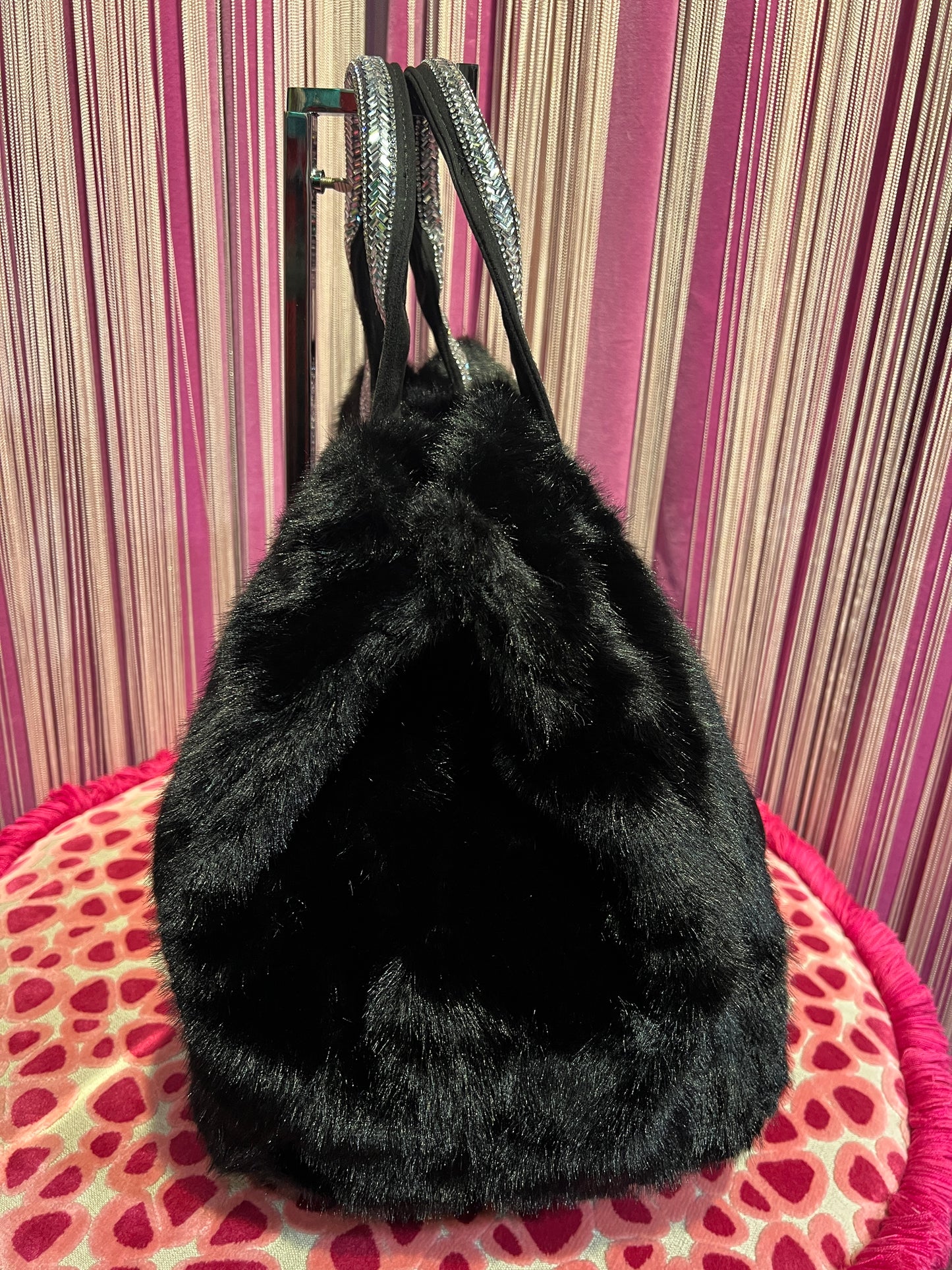 Borsa ecopelliccia nera due manici Swarovski e pochette