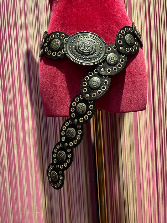 Love & roses cintura pelle nera con fibbia e dettagli argento brunito altezza cm 6
