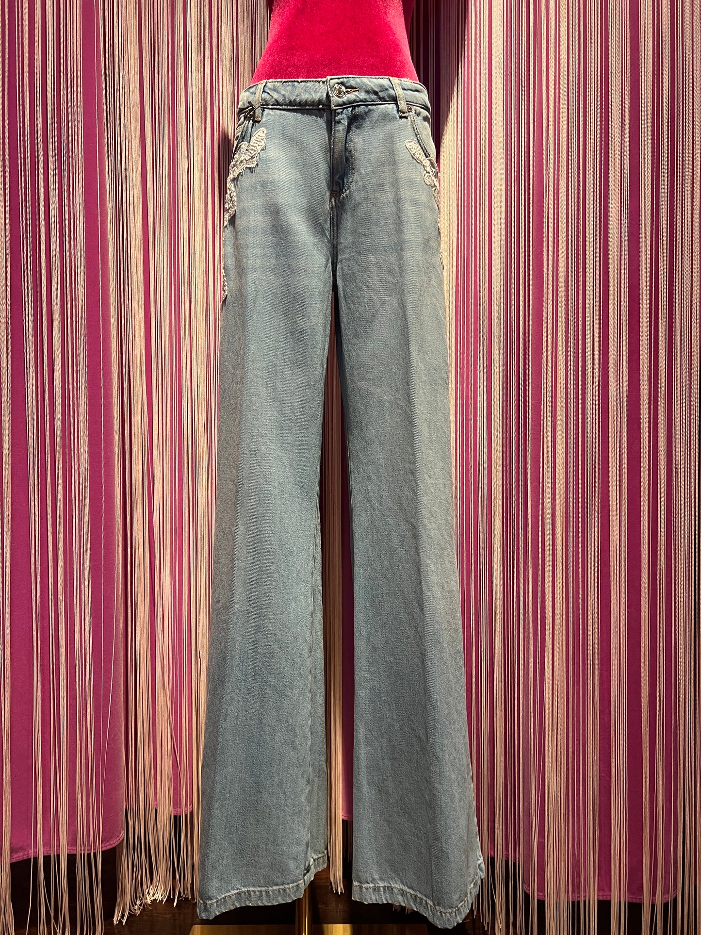Ermanno Scervino jeans gamba ampia con applicazioni pizzo