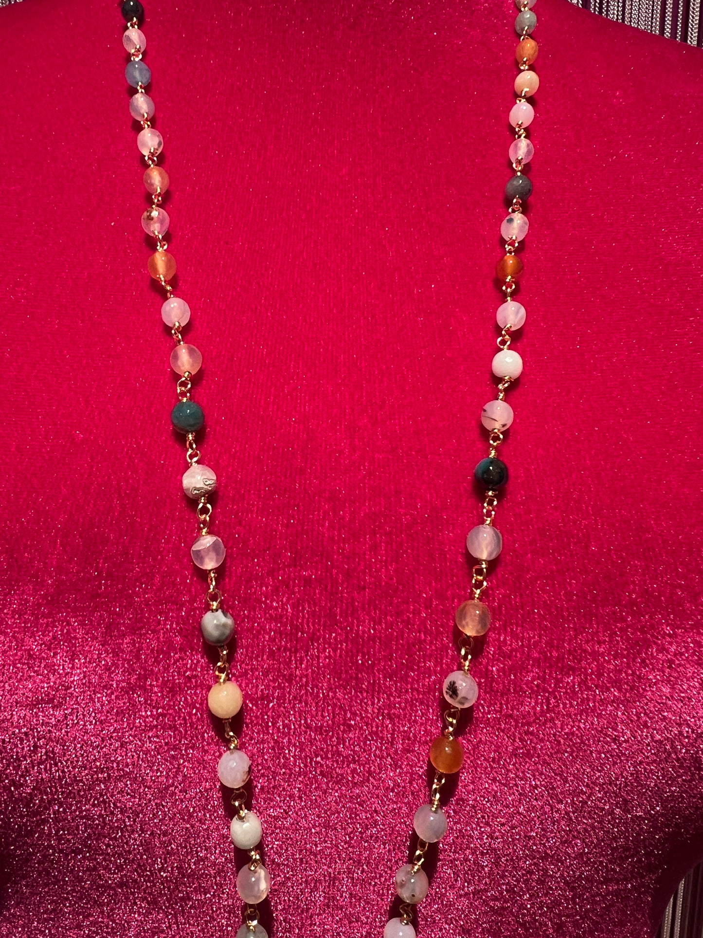 Lara 11 collana lunga pietre dure multicolor elefante bianco