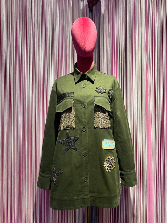 ABpink🩷 giacca Charlotte verde militare con patch tasche paillettes, stelle glitter e tigre sul retro vestibilita’ 40/48