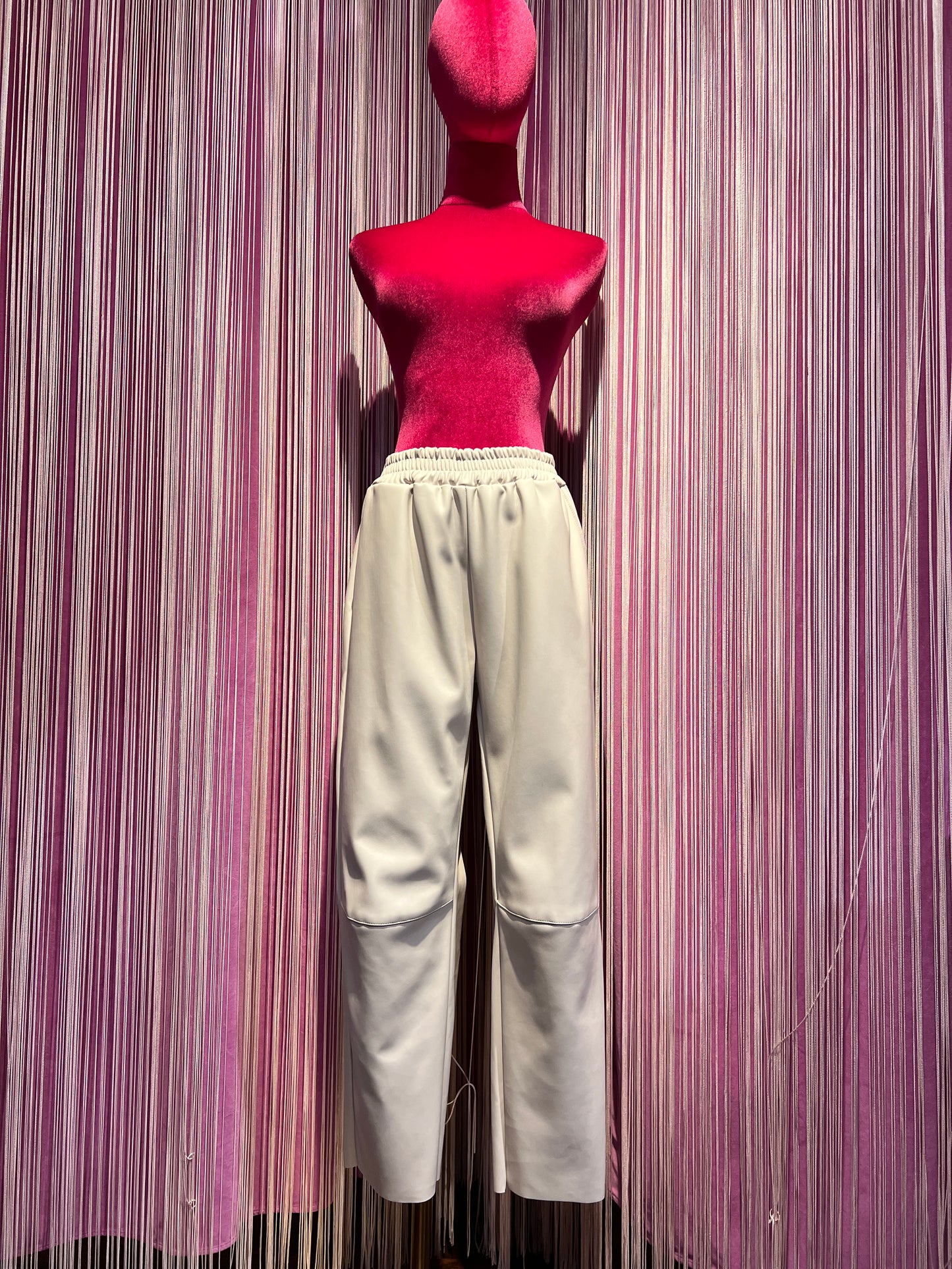 Mon amour Paris pantalone ecopelle con elastico panna