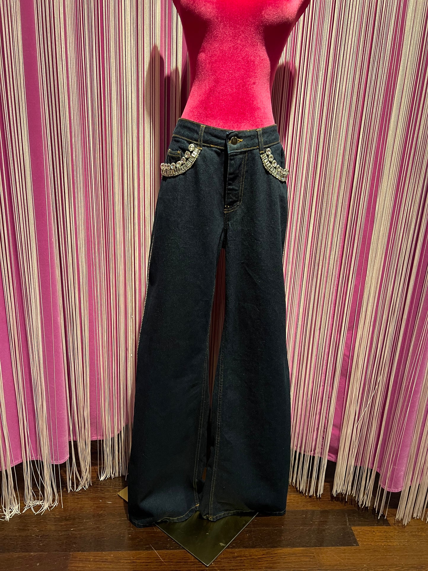 Drame’e jeans denim -30%con applicazioni tasche e banda laterale di Swarovski