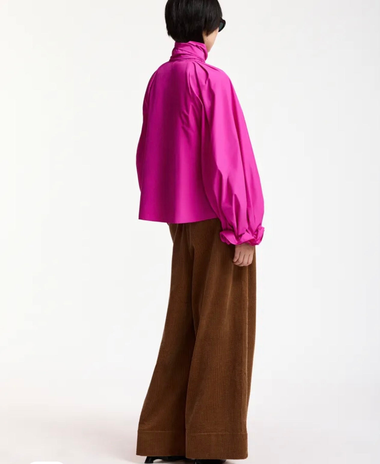 Essentiel antwerp camicia con colletto fiocco e polsini con volant