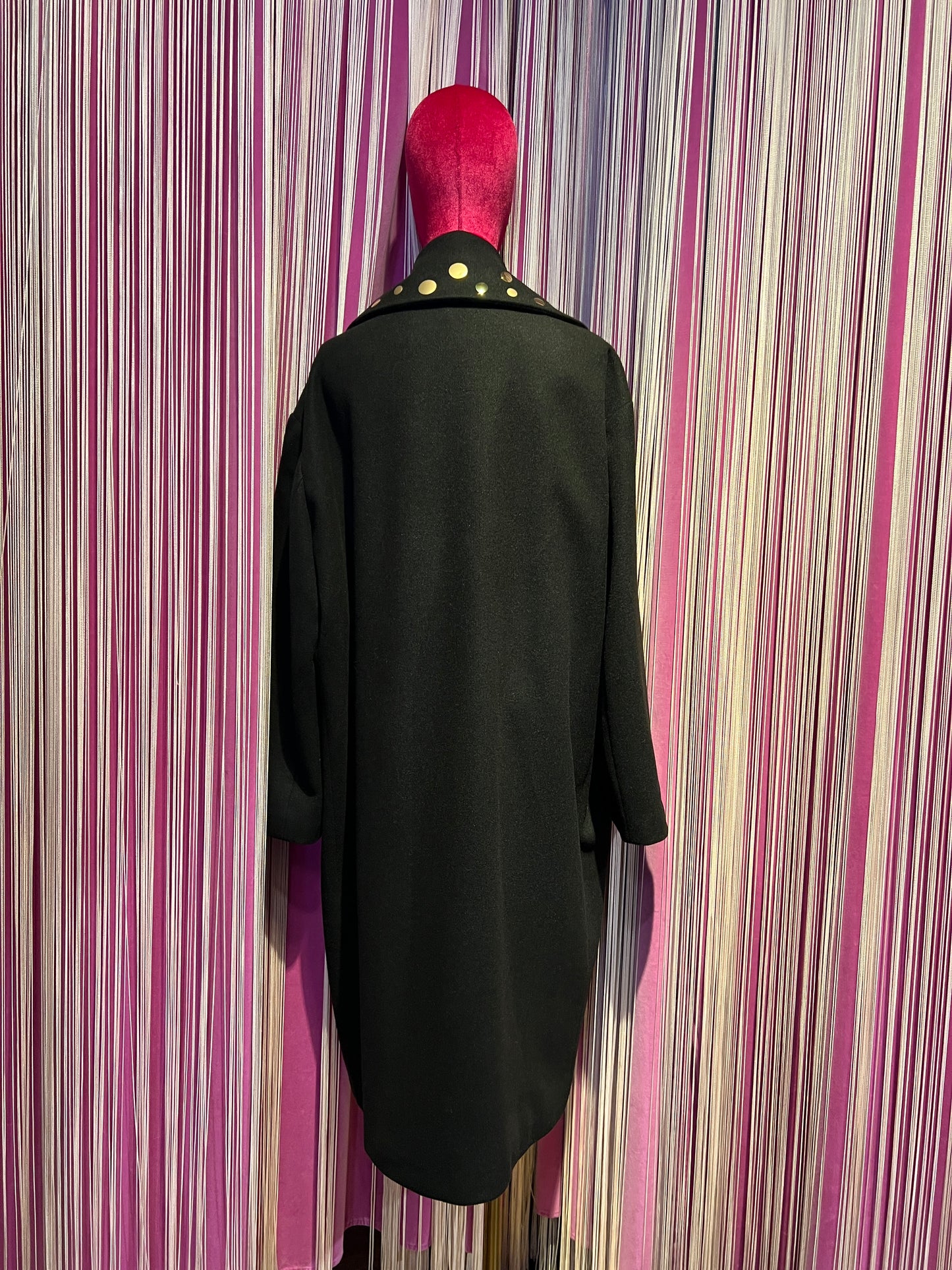 5 Progress cappotto nero con pois grandi e piccoli oro e nero in metallo