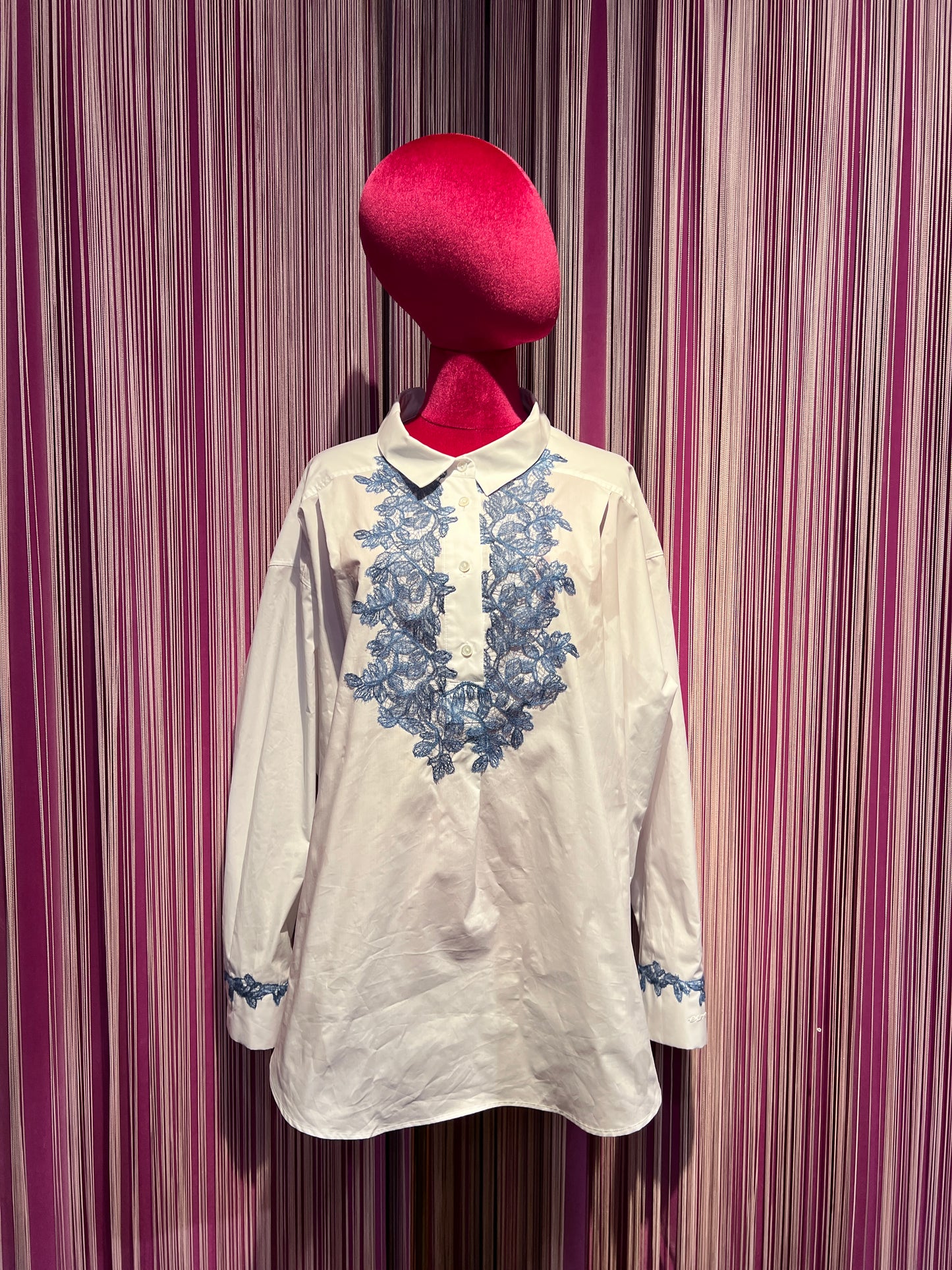 Ermanno Scervino camicia bianca pizzo azzurro con fiocco posteriore