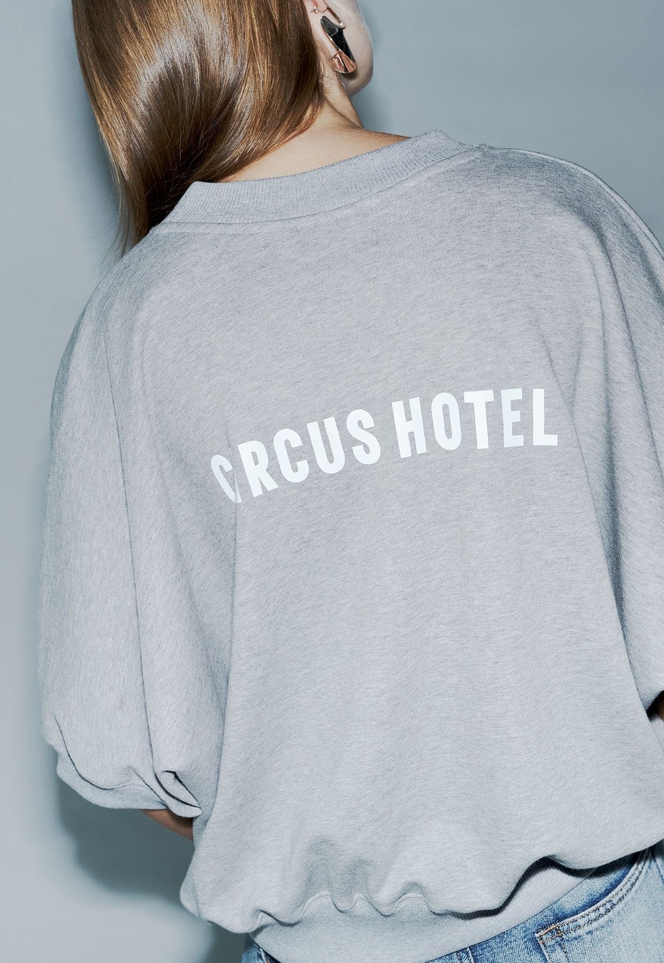 Circus Hotel felpa grigio medio con logo posteriore