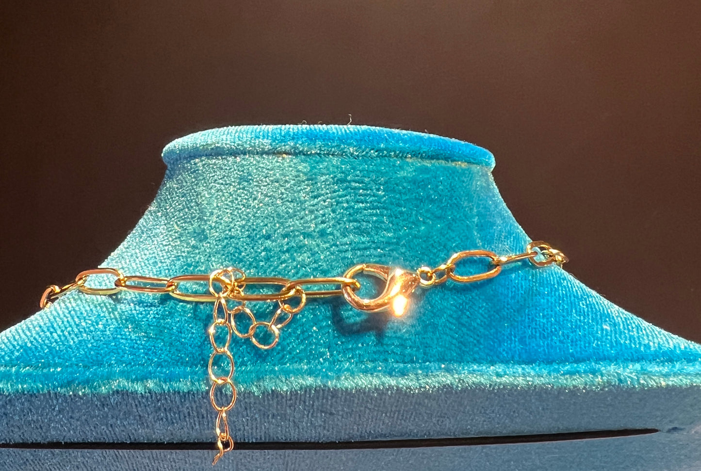 Collana girocollo con charms farfalla gialla ape scritta hot