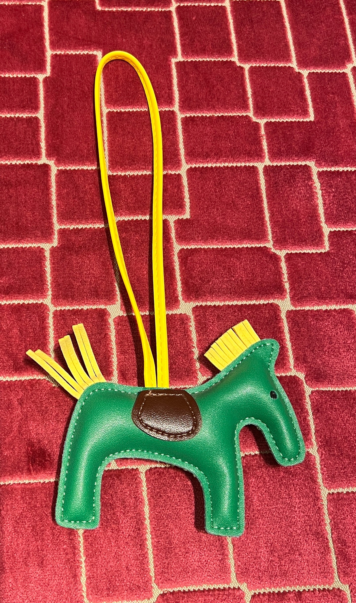 Charm cavallo cristalli verdi