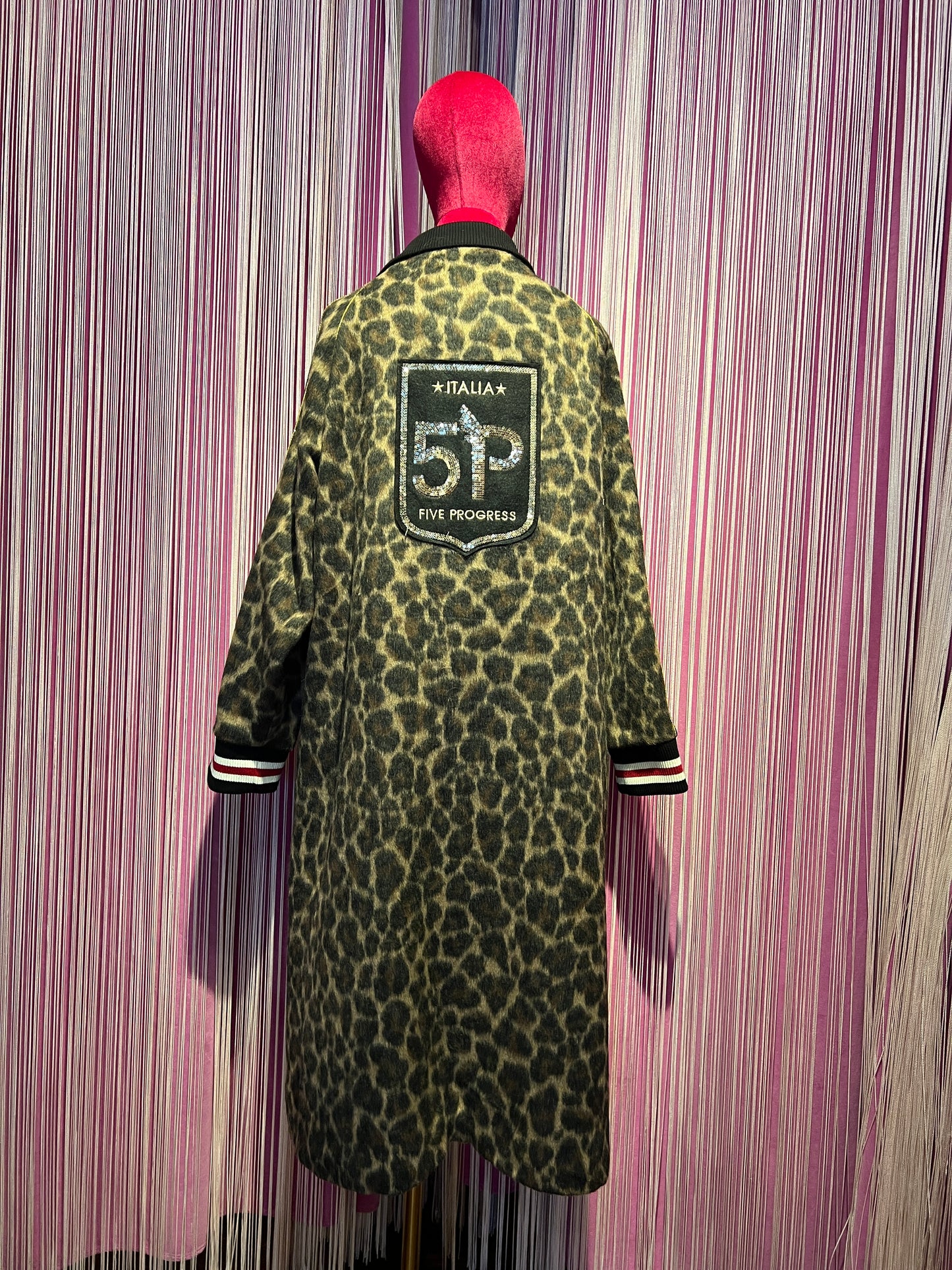 5 Progress cappotto lungo maculato con patch di paillettes