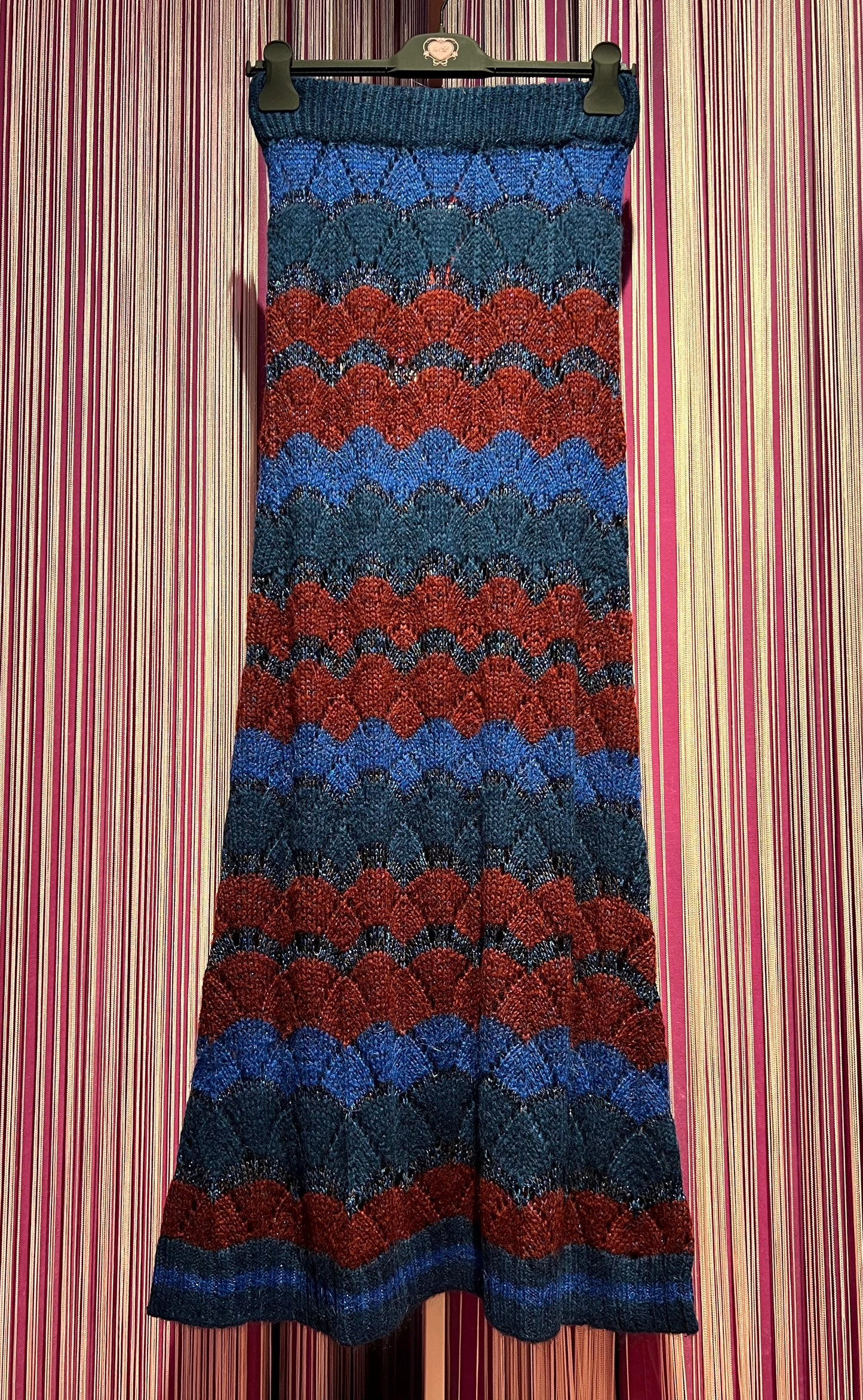 Colour Market gonna lunga maglia rigata blu/bordo’