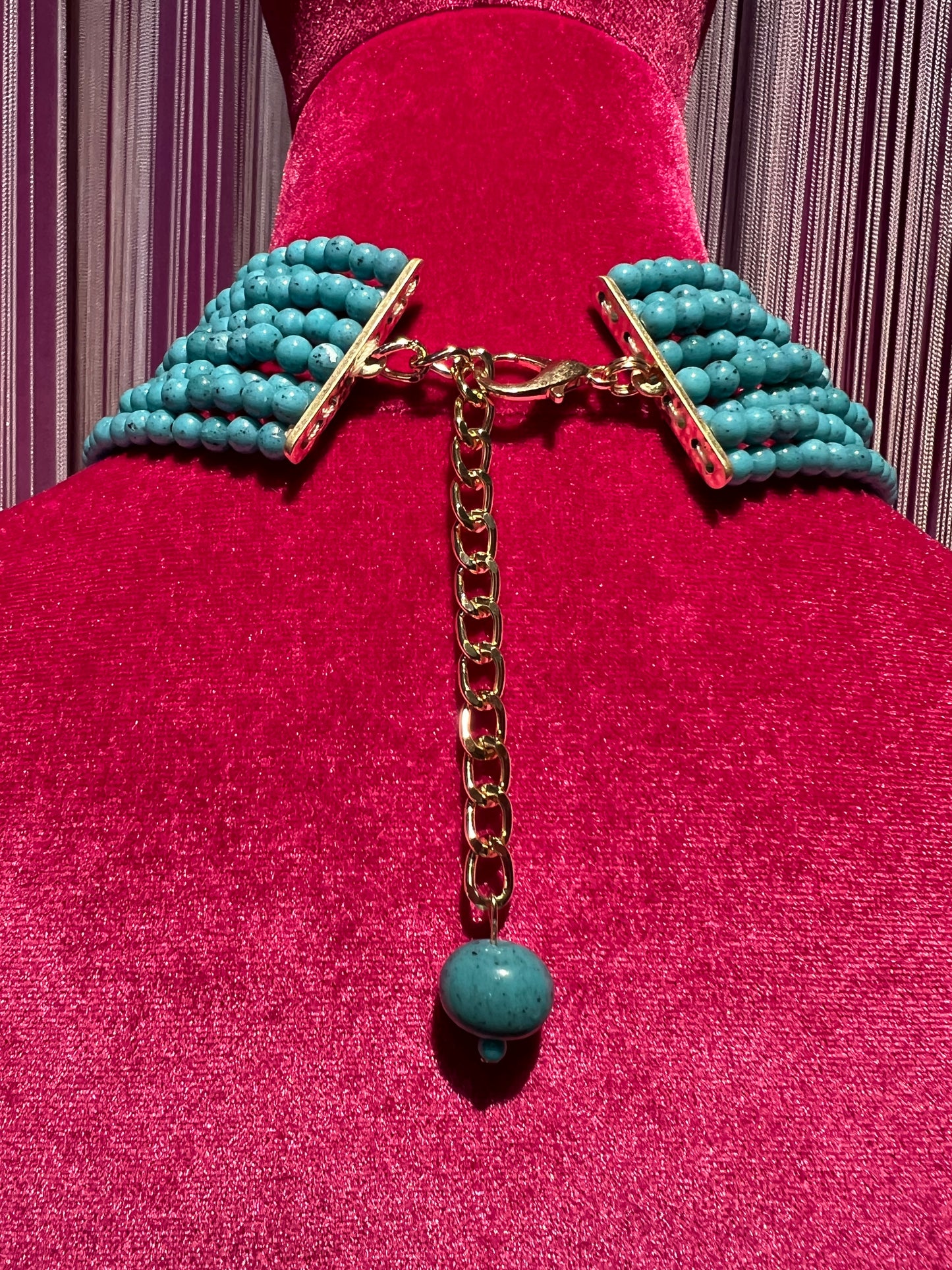 Choker con pietre color turchese stelle marine rosse