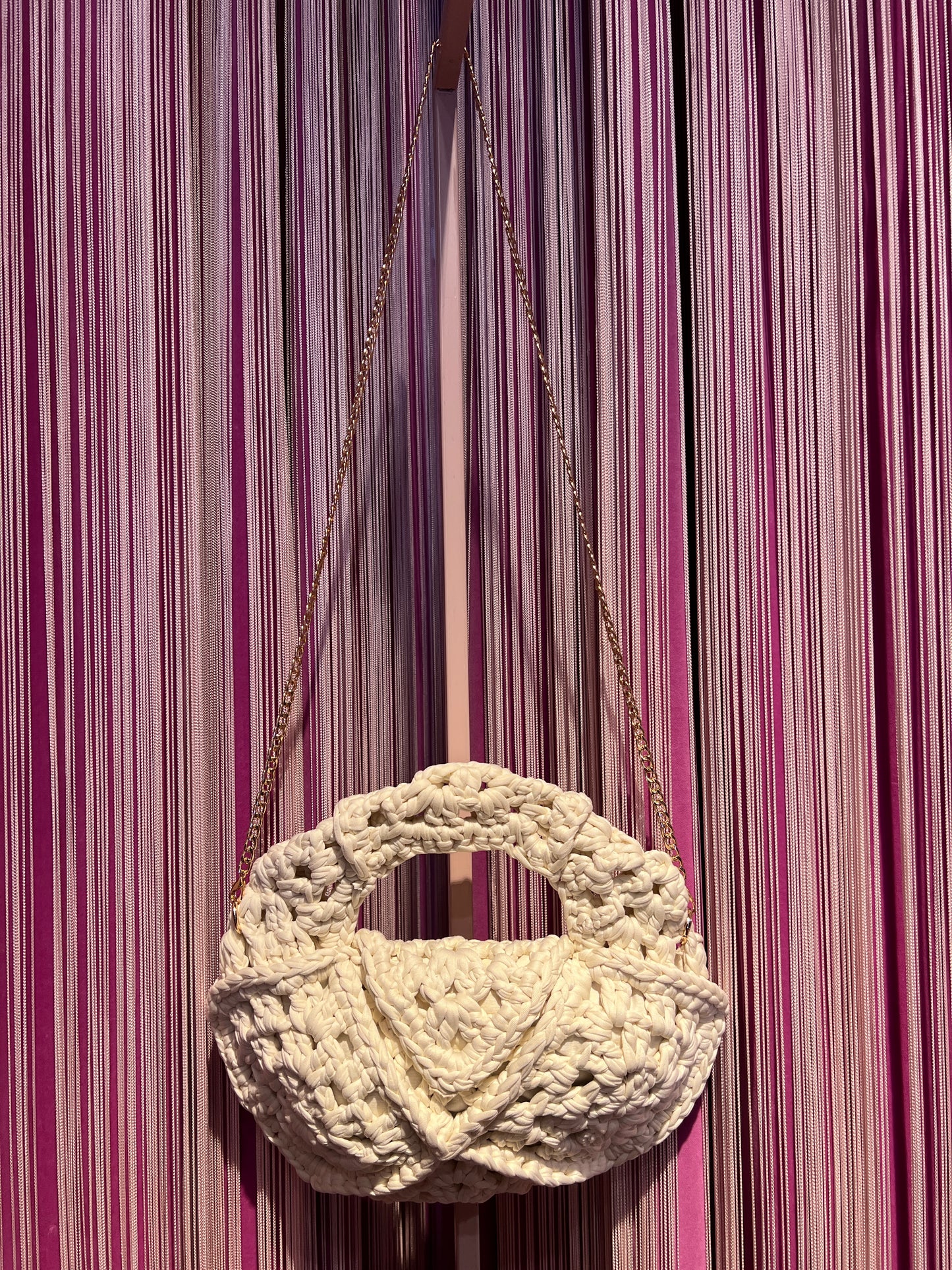 Borsa panna crochet in fettuccia , foderata e tracolla