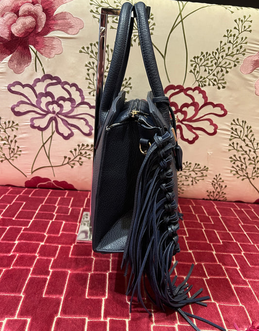 Borsa ecopelle blu con frange laterali e tracolla