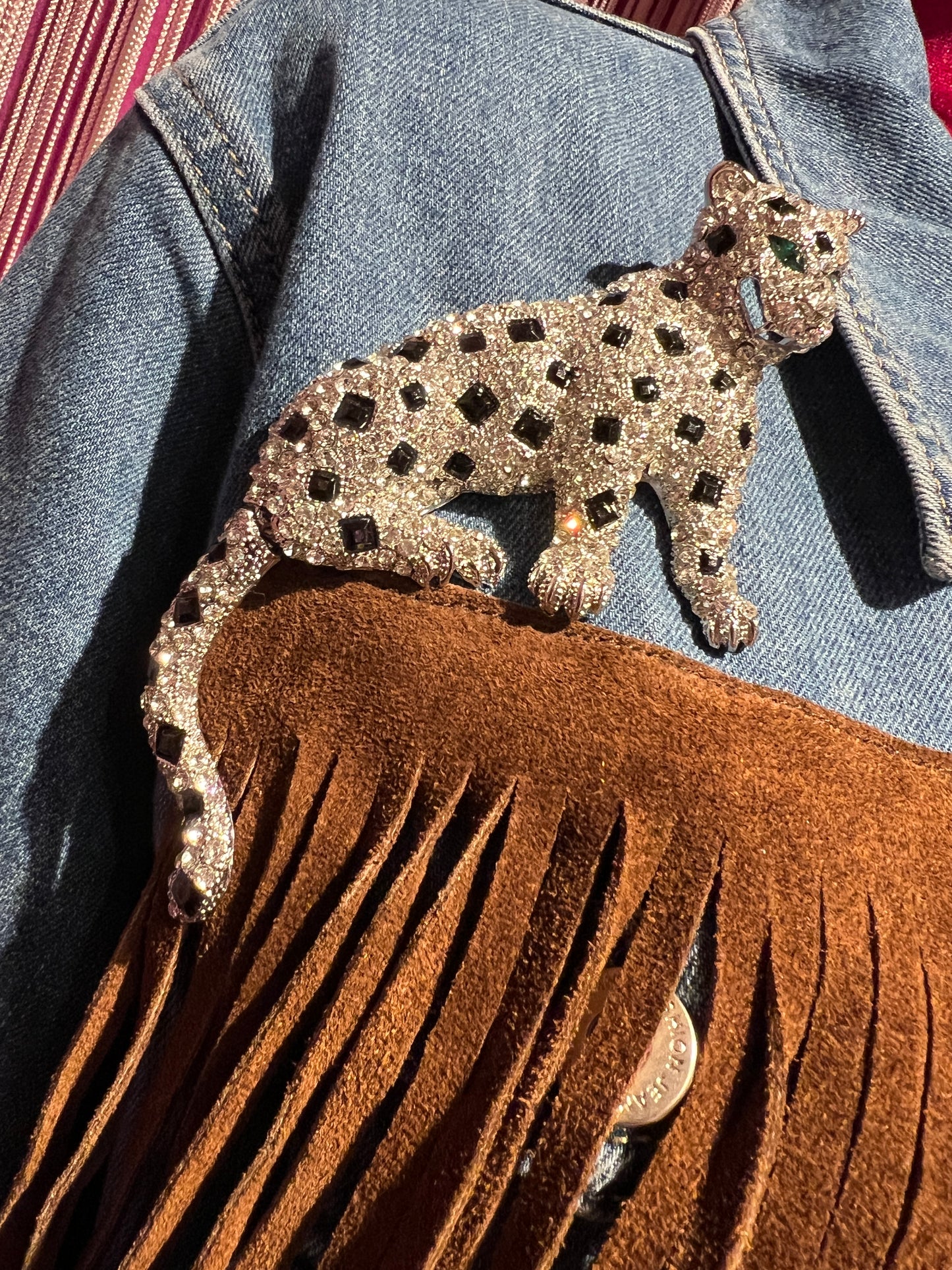 Mia bag giacca jeans vintage frangia camoscio cioccolato con spilla