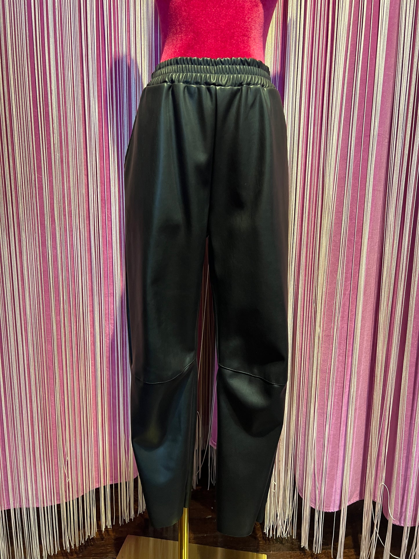 Mon amour Paris pantalone ecopelle con elastico nero