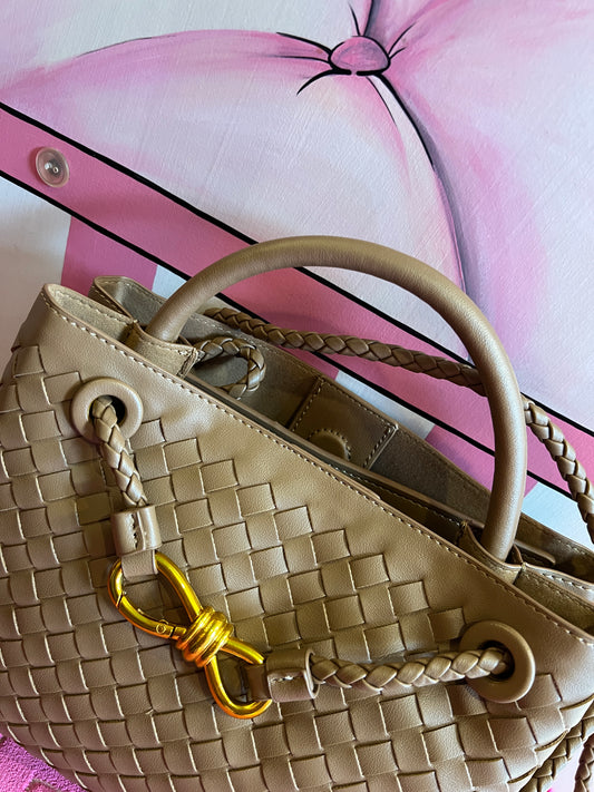 Borsa ecopelle con lavorazione ad intreccio e tracolla