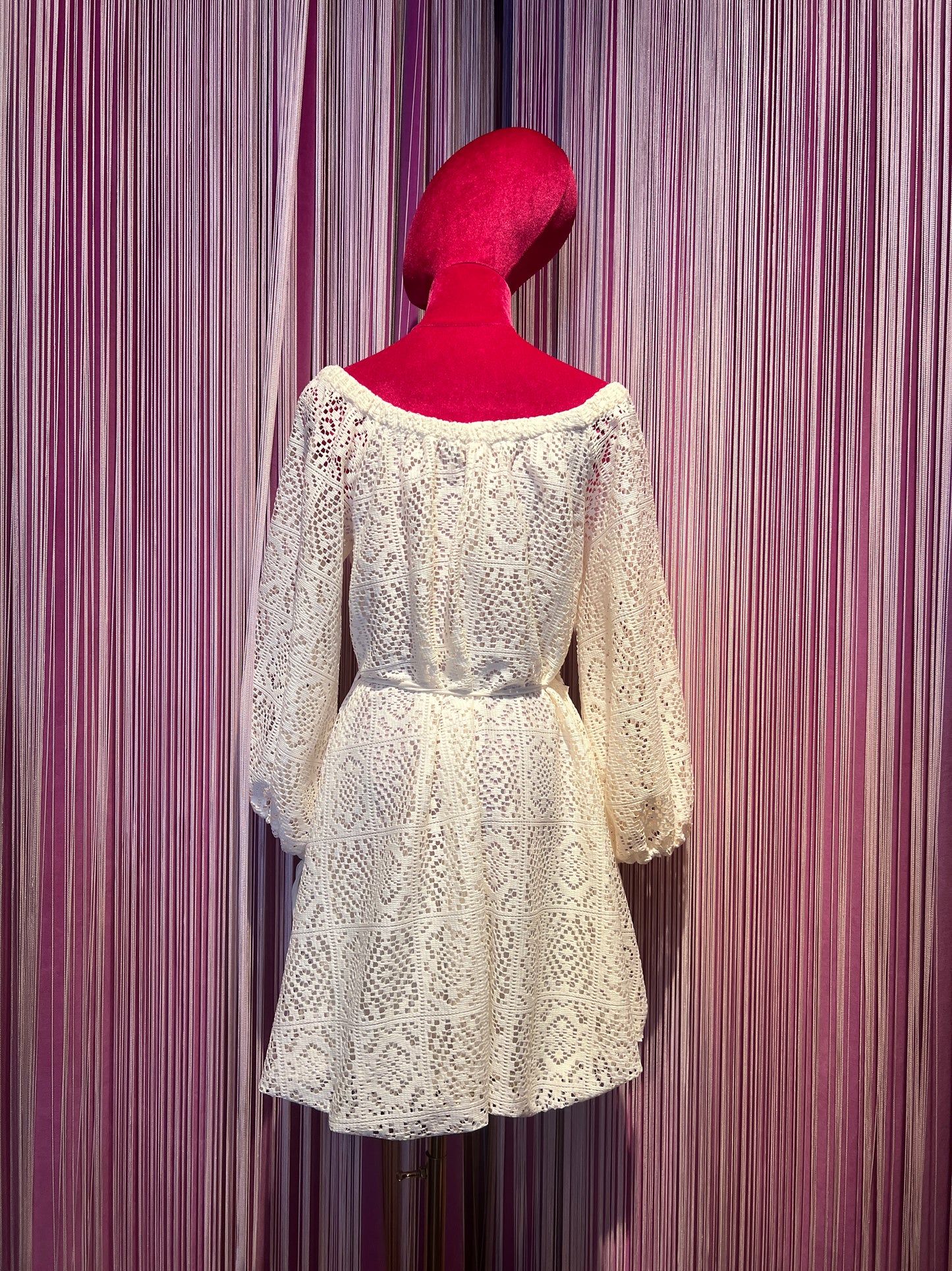 Mon amour Paris abito pizzo panna scollo Bardot con cinta in vita