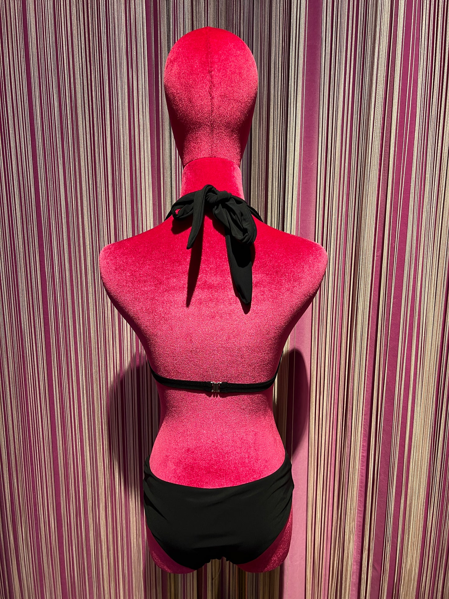 Cinzia Cortesi costume bikini nero Atene/Nora