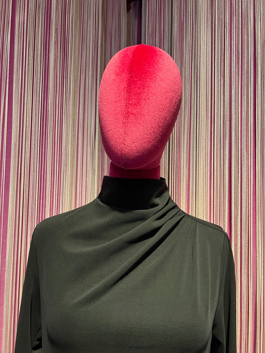 SU official abito lungo con collo a lupetto